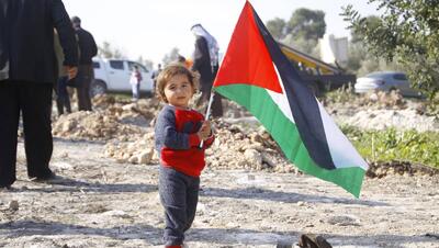 لحظه حمله صهیونیست‌ها به عکاس فلسطینی | ببینید