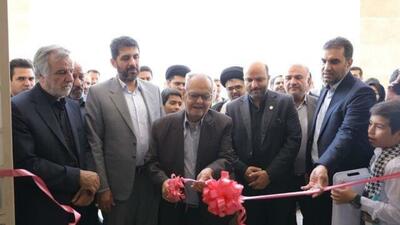معاون وزیر یک مدرسه در اردکان یزد را افتتاح کرد