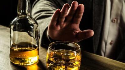 نوشیدن الکل خطر ابتلا به سرطان سینه در زنان را افزایش می دهد