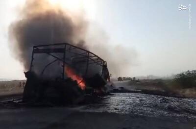 فیلم/ آتش سوزی تریلر در جاده بندرعباس سیرجان