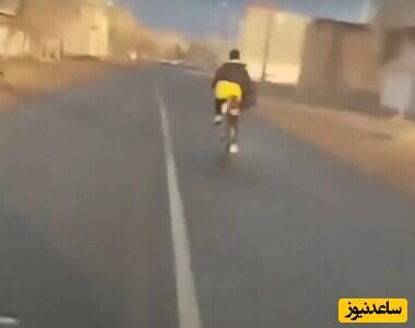 ابتکار پسر نوجوانی ایرانی در تبدیل دوچرخه به موتورسیکلت با موتور دستگاه چمن زنی/مغز تو رو باید طلا گرفت(فیلم)