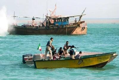 توقیف یک شناور در آب‌های خلیج فارس