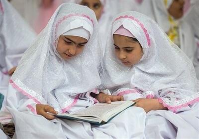 مهدالرضا(ع) به خردسالان روخوانی قرآن را آموزش می‌دهد - تسنیم
