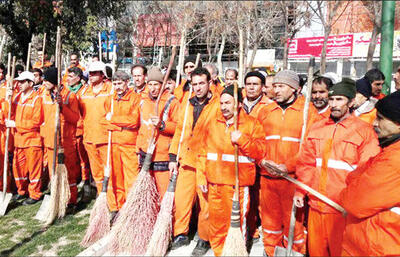 معوقات مزدی کارگران شهرداری سی‌سخت از ۲۱ ماه هم گذشت