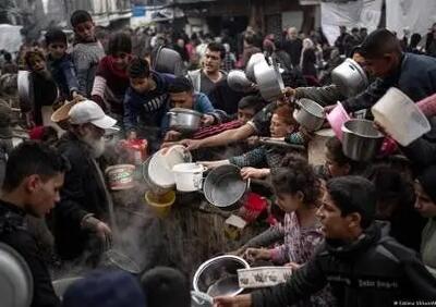 ساکنان غزه مجبور به نوشیدن آب فاضلاب و خوردن علوفه شده‌اند