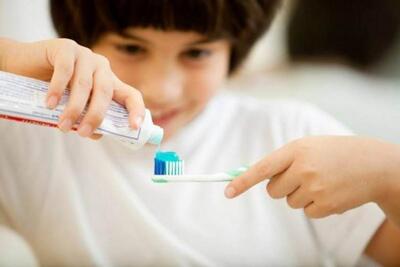 استفاده خمیر دندان برای کودکان از چه سنی و با چه قوانینی؟