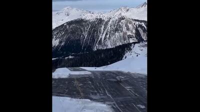 تیک آف هواپیما از روی باند ترسناک‌ترین فرودگاه جهان (فیلم)