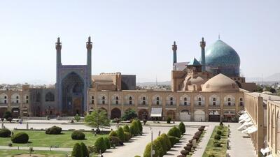 اتمام عملیات مرمت کاشی‌کاری گنبد عظیم مسجد تاریخی اصفهان