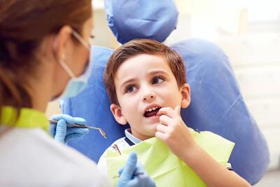 5 مورد از عوارض کج شدن دندان های شیری
