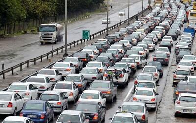 ترافیک در آزادراه قزوین – کرج سنگین و پر حجم است