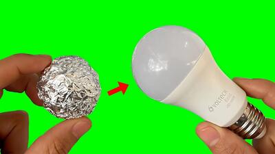 (ویدئو) نحوه تعمیر لامپ LED با فویل آلومینیومی به روش برقکار مکزیکی!