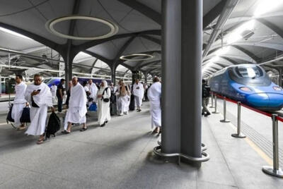 اولین سفر زائران مکه با قطار های سریع السیر+ فیلم