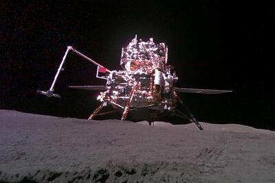 فضاپیمای چانگ‌ای ۶ نمونه‌های جمع‌آوری‌شده از ماه را به مدارگرد ماموریت منتقل کرد - زومیت
