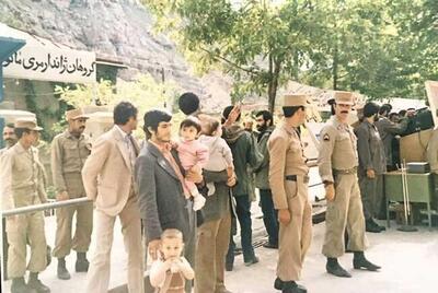 تصویر قدیمی از احمدی‌نژاد و فرزندان خردسالش
