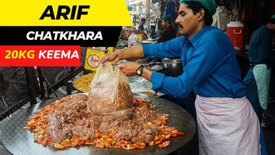 (ویدئو) غذای خیابانی در پاکستان؛ پخت غذا با گوشت چرخ کرده و گوجه