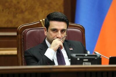 رئیس پارلمان ارمنستان: درباره میزبانی از پایگاه نظامی خارجی بحث نمی‌کنیم