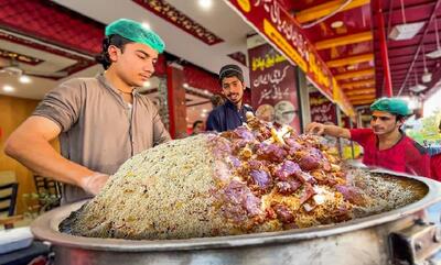 غذای خیابانی در پاکستان؛ پخت 80 کیلو کابلی پلو با گوشت گاو (فیلم)