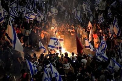 معترضان ضد دولتی برای تظاهرات هفتگی در تل آویو تجمع کردند
