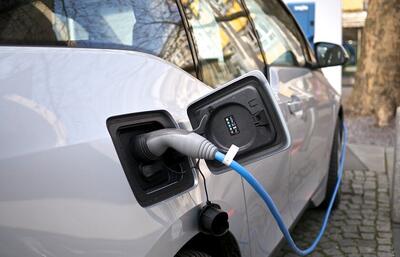 کاهش فروش خودروهای برقی طی ماه می در هلند