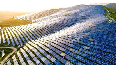 چین بزرگ‌ترین مزرعه خورشیدی تولید برق جهان را فعال کرد