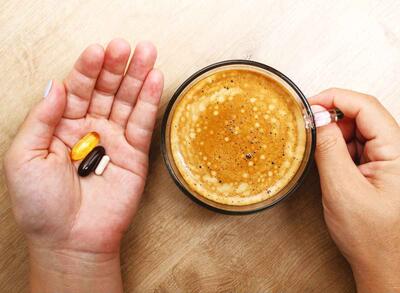 آیا می‌توان دارو‌ها را با قهوه مصرف کرد؟