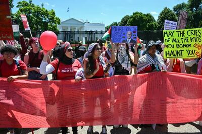 تظاهرات ضداسرائیلی در اطراف کاخ سفید + تصاویر | خبرگزاری بین المللی شفقنا