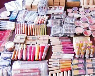 کشف محموله ۲ میلیاردی لوازم آرایشی قاچاق در بازار تهران