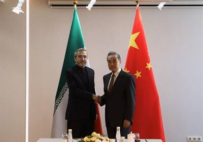 علی‌باقری با وزیر خارجه چین دیدار کرد