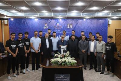 از بسکتبالیست های جوانِ شیرازیِ نائبِ قهرمان ایران تجلیل شد