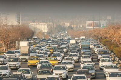 معاون پلیس راهور: روزانه ۲۳۰۰ سال عمر مردم در ترافیک تهران تلف می‌شود / ۷۱ درصد سفر‌ها تک‌سرنشین انجام می‌شود