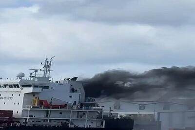 آتش سوزی در یک کشتی در بندر حیفا+فیلم