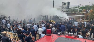 مصدوم شدن 50 نفر در آتش سوزی بزرگ کارخانه لاستیک سازی + عکس