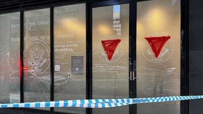 حمله به نمای ساختمان کنسولگری آمریکا در سیدنی+ تصاویر