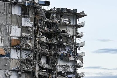 ویرانی ساختمان چهار طبقه در میامی بر اثر انفجار (فیلم)