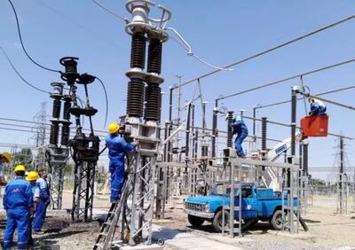 درخواست کارگران پیمانی نیروی برق از وزیر نیرو: شرکت‌های پیمانکاری را حذف کنید
