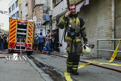 آتش‌سوزی در انبار بزرگ خرما در خیابان تختی تهران مهار شد