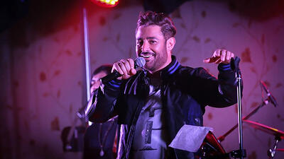 آوازخوانی شاد «محمدرضاگلزار» در کنسرتش همه دختران را به وجد آورد+فیلم