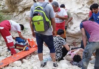 نجات کوهنورد سقوط‌کرده به دره شهرستان عسلویه - تسنیم
