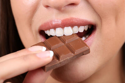 رد یافته‌های مبنی بر خطرات شکلات تلخ برای سلامتی