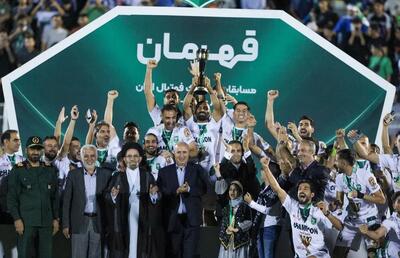 قدرت‌نمایی در فوتبال ایران با جام و فریاد (عکس)
