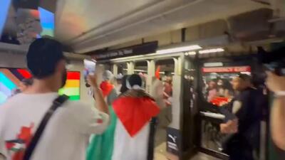 برخورد پلیس با حامیان فلسطین در متروی نیویورک + فیلم