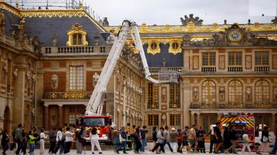 آتش‌سوزی در کاخ ورسای فرانسه