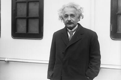 اینشتین پایان جهان را چگونه پیش‌بینی می‌کرد؟ - زومیت