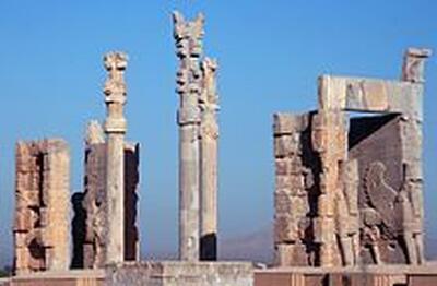ثابت اقلیدی: سیلاب‌ها آسیب‌های جدی به آثار باستانی فارس وارد نکرد