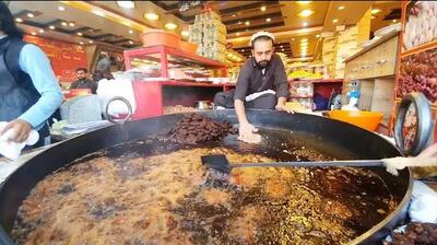 (ویدئو) غذای خیابانی در افغانستان؛ نحوه پخت چپلی کباب در کابل