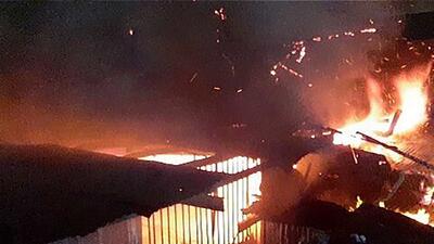 یک نمایشگاه فروش مبل در جنوب تهران آتش گرفت