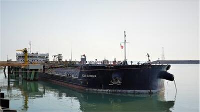 پهلوگیری ۱۲ فروند کشتی حامل فراورده‌های نفتی در بندر نوشهر
