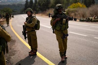 استفاده ارتش رژیم اسرائیل از منجنیق برای آتش‌زدن زمین‌های لبنان (فیلم)