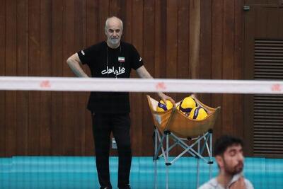بازیکنان تیم ملی والیبال ایران شاداب نیستند و حسرت می‌خورند