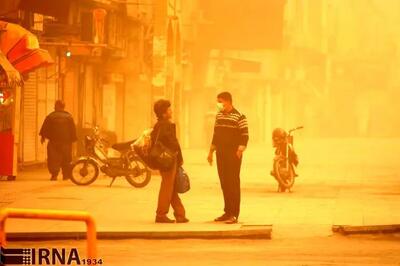 ورود توده گرد و خاک به تهران / وارد ریز گرد های خاک در تهران ، مردم تهران خودشان را برای هوای آلوده آماده کنند +فیلم